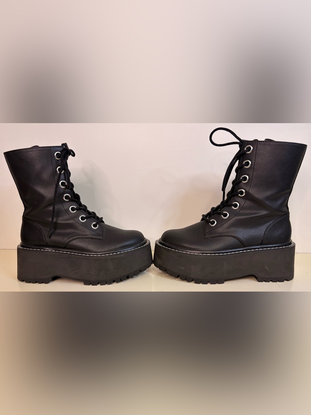 Delia’s- Chunky Platform Lace-Up Combat Boots - Black sz 9 - Picture 3 of 6